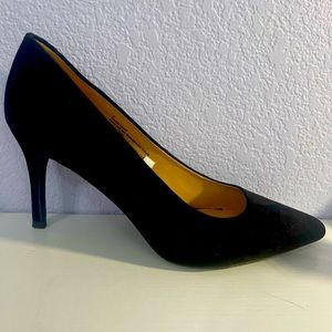 A New Day Black Suede Pointed Toe Pumps Size 8